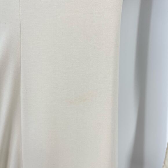 Elegant White Long Sleeve Dress - Picture 13 of 16